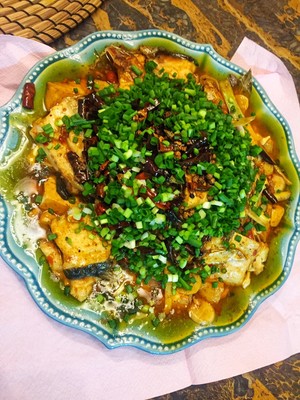 「Yanzhiおよび味の支柱に13の豆腐魚の練習尺度」