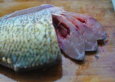 The practice measure of fish of large fortune spread its tail 3