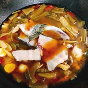 お湯を飲むことができる白菜漬けの魚の実習7