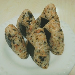 The practice measure that hand of tuna sesame seed holds rice group 2