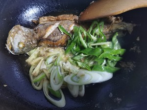 The practice measure of yellow croaker of braise in soy sauce 5