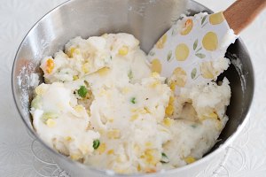 The practice measure of salad of mud of corn tuna potato 6