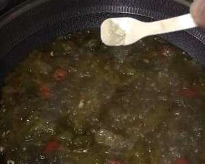 The practice measure of the fish of pickled Chinese cabbage that can drink boiling water 18