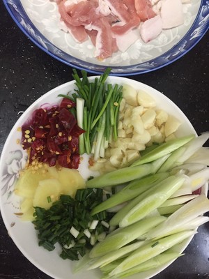 The daily life of a family decorticates the fish burns mildew 1000 tubes practice measure 1