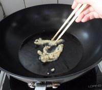 The practice measure of fish of Chinese toon of crackling of a condiment made of roast prickly ash and salt 13
