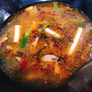 沸騰したお湯を飲むことができる白菜漬けの魚の練習法6