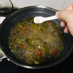 The practice measure of the fish of pickled Chinese cabbage that can drink boiling water 17