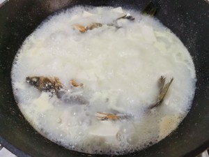 The practice measure of soup of bean curd of yellow bone fish 4