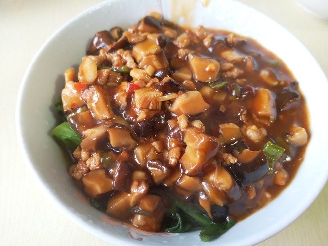 
Xianggu mushroom diced meat makes the way of bittern face, how to do delicious