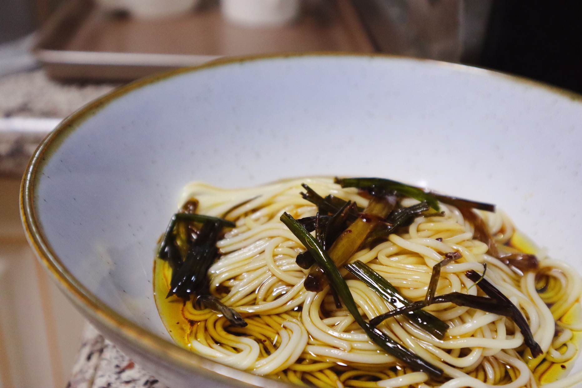 
Pity Chen? The practice of green oily noodles served with soy sauce, how to do delicious