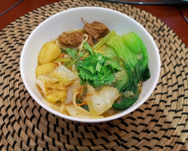 bowl(スープに入れた北西麺)を練習した顔
