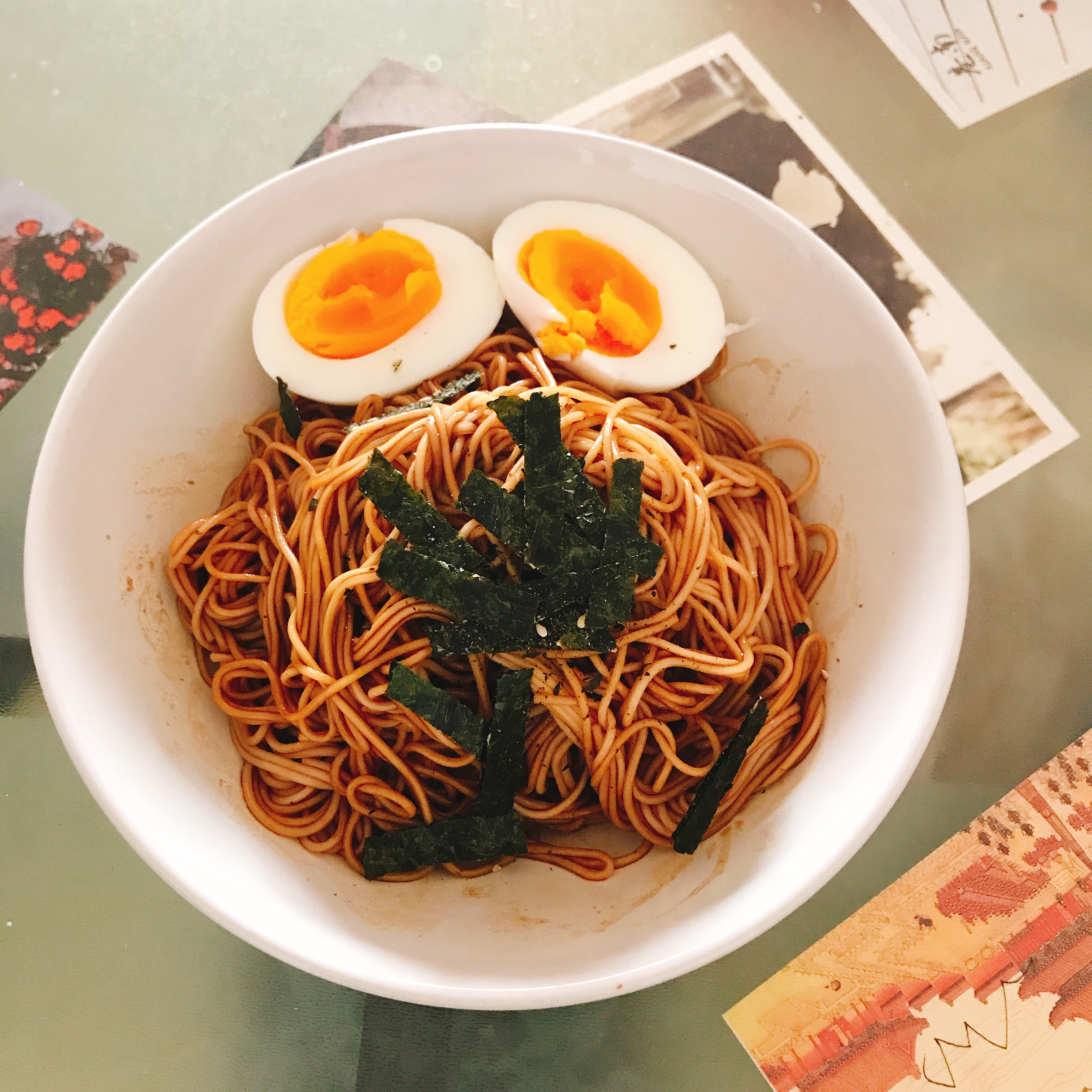 醤油を添えた本物の緑の油性麺の練習、最も本物の練習ソリューションはどのように_おいしい