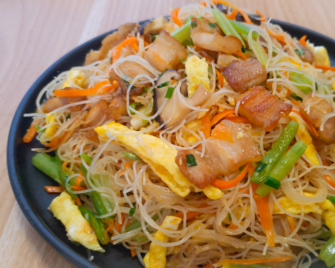 
But can go up again when staple food the characteristic Wen Zhou of feast fries pink to work, the practice of chow mien