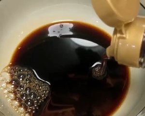 醤油5で提供される最もおいしい緑色の油性麺の実習尺度