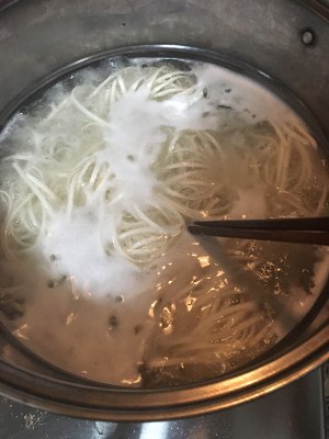 Acerbity noodles in soup (do not eat green garlic had waved please) practice measure 7
