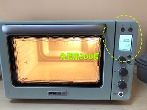 PASTAイタリアの∣のオフィスワーカーのドードラーは、共通の機能を備えた物事グループに直面しています。 必要なクックブックの3 