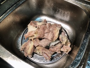 デリカシーは、クリアスープ（顔）で煮たスーパーシリーリーの牛肉のスープを落とします練習対策4
