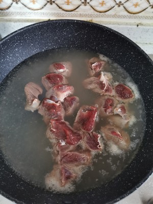 醤油1の牛乳煮込みの牛肉の顔の練習尺度