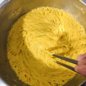 Knead dough lazily with respect to evaporate pumpkin steamed sponge cake the practice measure of ～ 8