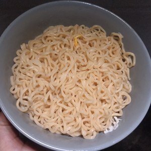 Qiu Rili 5のスープで卵麺を食べる練習方法