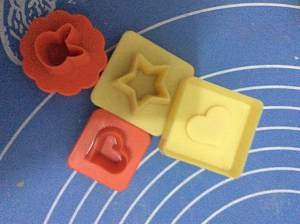 Baby complementary feed: The practice measure of range of chromatic cartoon butterfly 4