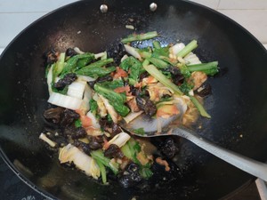 醤油を添えた麺の練習量 油っぽい肉9 