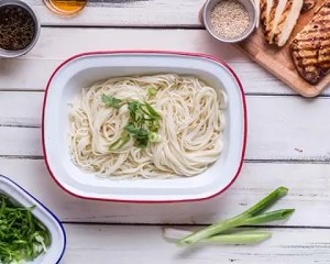 食べにくいとは思わないのは良いことです-  -酸はリラックスした清寧の鶏の胸肉の甘くて涼しい表面です！  Gifは小さい数字5を使用する練習尺度です。 