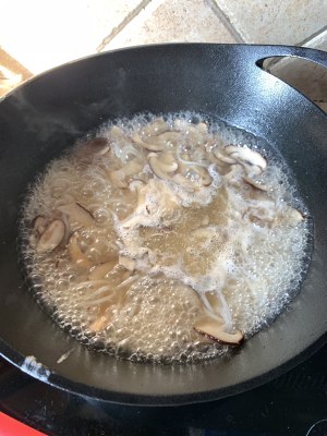 The practice measure of rice-flour noodles of Xianggu mushroom egg 19