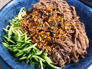 Exceed delicious cool noodles served with soy sauce (buckwheat flour) practice measure 4