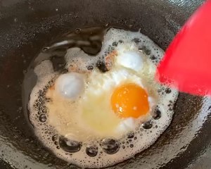 The practice measure of rice-flour noodles of Xianggu mushroom egg 11