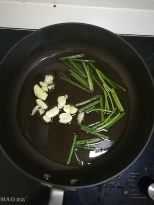 The practice measure of oily noodles served with soy sauce of green of young quick worker 1