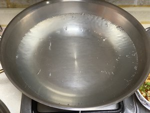 The practice measure of face of clear soup of a bowl of quick worker 5