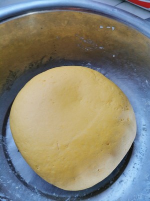 The practice measure of pumpkin steamed bread 3