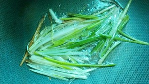 The practice measure that exceeds oily range of green of simple the daily life of a family 2