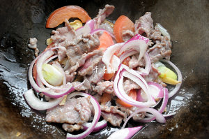 Ziのような牛肉の炒め麺は家族の日常生活を100の実践尺度 11 