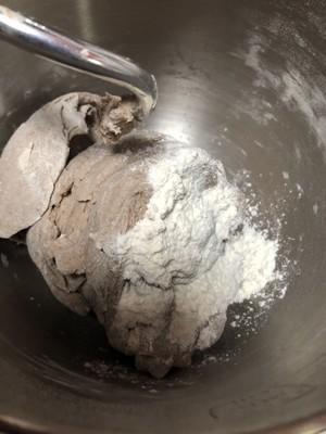 甘いライ麦の顔の蒸しパンを水でしばらく煮る練習法11