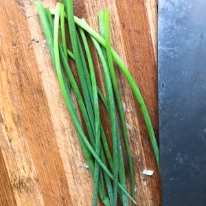 醤油を添えた緑色の油性麺（クイックワーカーおいしい）練習対策1  