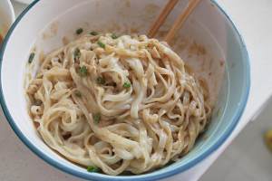 甘い麺のピーナッツバターの醤油添え麺の実習 醤油を添えた麺3 