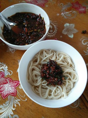 Face of fried bean sauce (the practice of fried bean sauce and noodle) practice measure 16