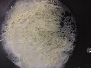 Clear soup fine dried noodles - sweet and not be bored with, convenient and quick practice move 2