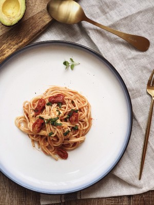 PASTAイタリアの∣のオフィスワーカーのドードラーは、共通の機能を備えた物事グループに直面しています。 必要なクックブック13 