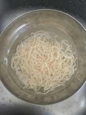 ごまペーストの練習方法 醤油を添えた麺3 