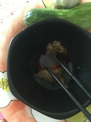 The practice measure of sesame paste noodles served with soy sauce 4