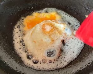 The practice measure of rice-flour noodles of Xianggu mushroom egg 12
