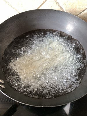 The practice measure of rice-flour noodles of Xianggu mushroom egg 3