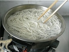 シンプルなソースの麺の実習4 