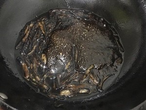 元々醤油を添えた緑色の油性麺を上海が助ける練習の動き4