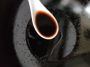 The oil with strong delicious line is spilled have a side (belt face) practice measure 9