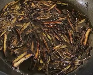 醤油6で提供される最もおいしい緑色の油性麺の実践尺度