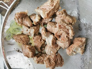 醤油3の牛すじの牛肉の顔の練習尺度